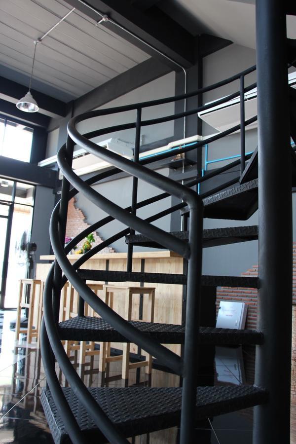 The Logbook Room And Cafe' Csonburi Kültér fotó