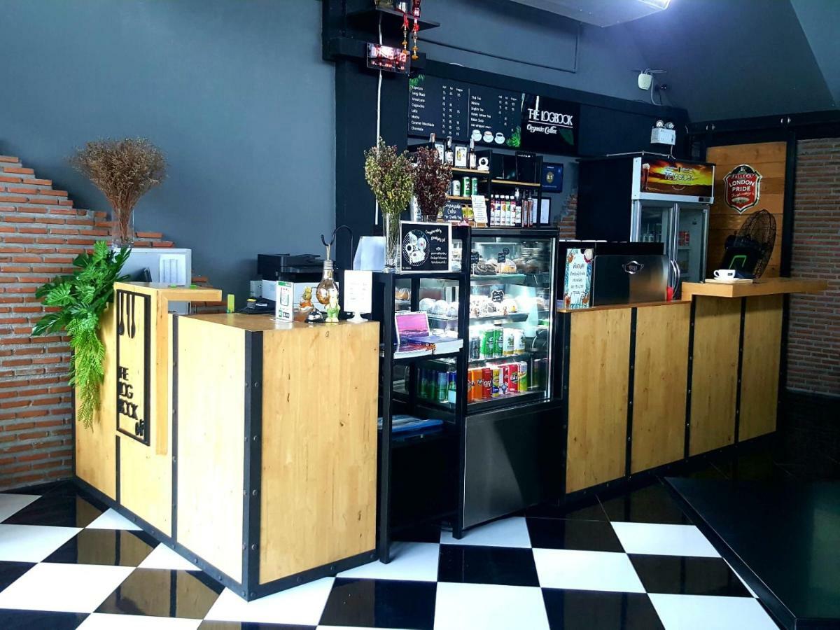 The Logbook Room And Cafe' Csonburi Kültér fotó
